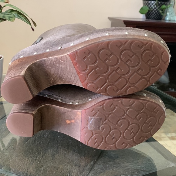 EUC UGG AUSTRALIA Lynnea Clog Boots - Picture 14 of 15